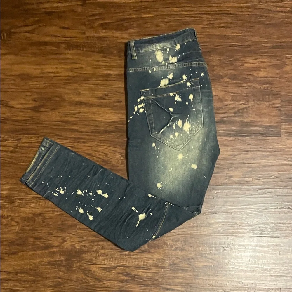Decibel Street Wear Grunge Distressed Painted Jeans. Size 34W 33L Retail $70.